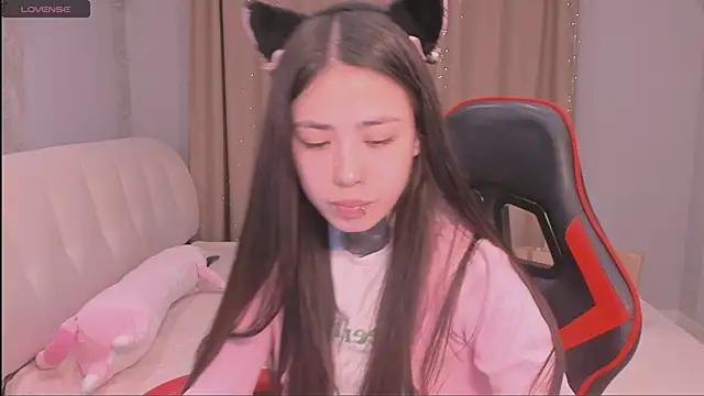 Snapshot of Kendall_Nox chatting on December 18, 2025, 9:10 pm Kendall Nox online show from December 18, 2025, 9:10 pm