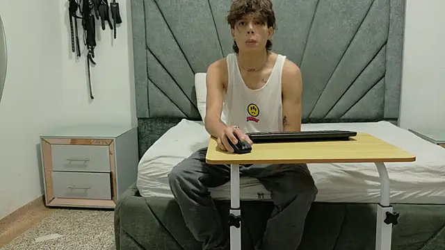 Snapshot of LoganRyder_OS chatting on December 18, 2025, 12:38 am LoganRyder OS online show from December 18, 2025, 12:38 am