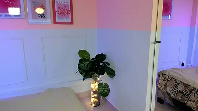 Snapshot of Lia_Roise chatting on December 17, 2025, 11:38 am Lia Roise online show from December 17, 2025, 11:38 am