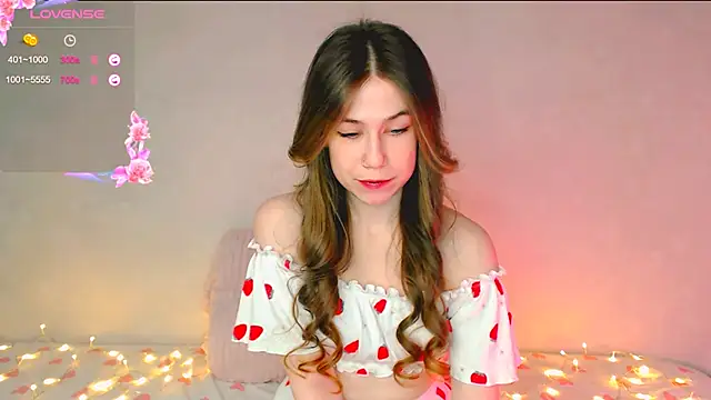 KiraHoney  online show from December 21, 2025, 2:41 am