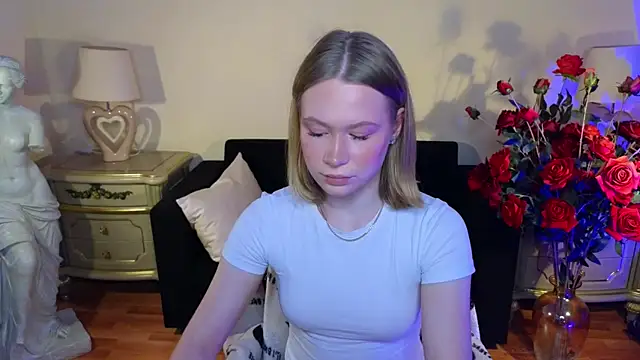 RebeccaLewis online show from December 16, 2025, 11:26 am