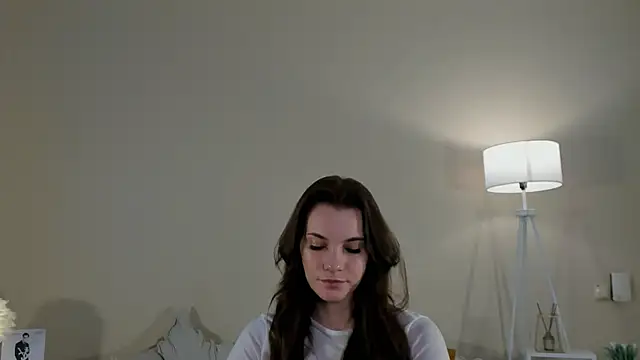 VivienReza online show from December 18, 2025, 5:13 am