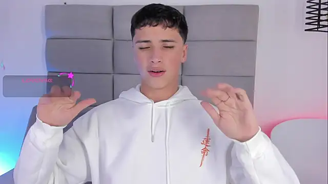 JoshClaarktt online show from April 11, 2026, 4:06 am