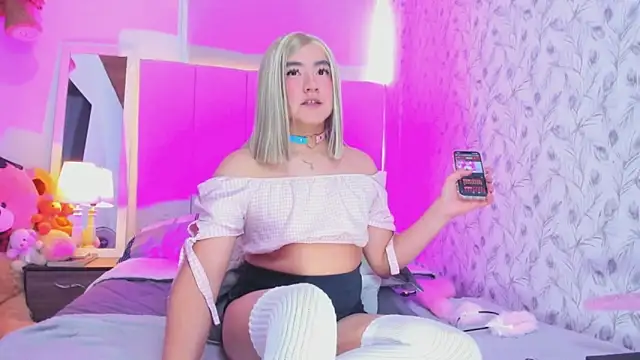 Snapshot of TaylorSweetI chatting on February 14, 2026, 6:37 pm TaylorSweetI online show from February 14, 2026, 6:37 pm