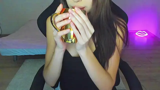 ufizuf online show from December 15, 2025, 9:02 am