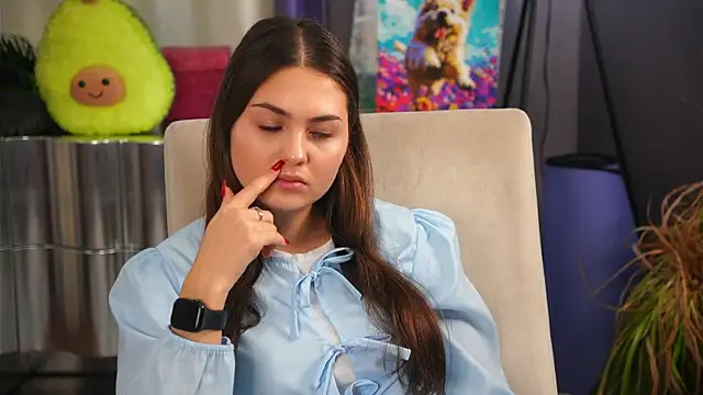 LatonyaButac online show from December 19, 2025, 11:17 am