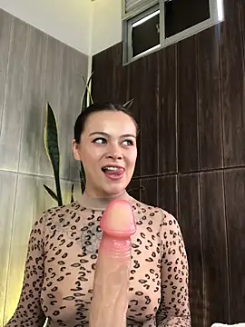 Adelaindiamond  online show from April 14, 2026, 12:33 pm