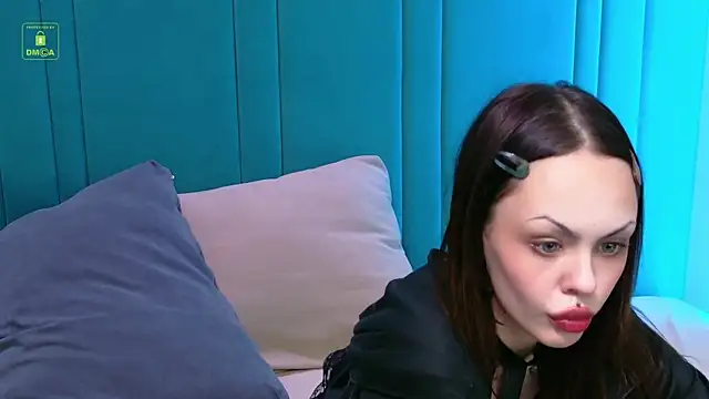 MonicaHoffman online show from December 17, 2025, 3:40 pm