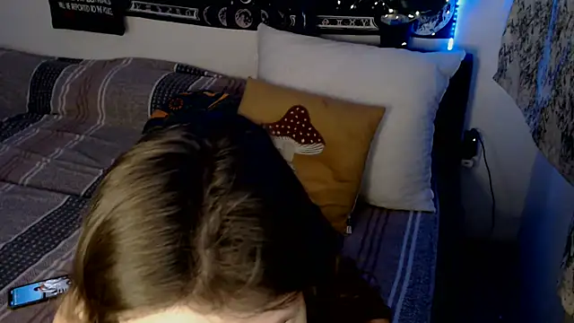 AlienforTwenty online show from March 8, 2026, 4:16 am