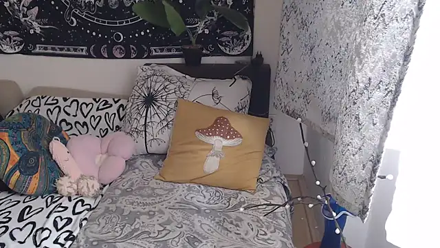 AlienforTwenty online show from March 26, 2026, 10:43 am