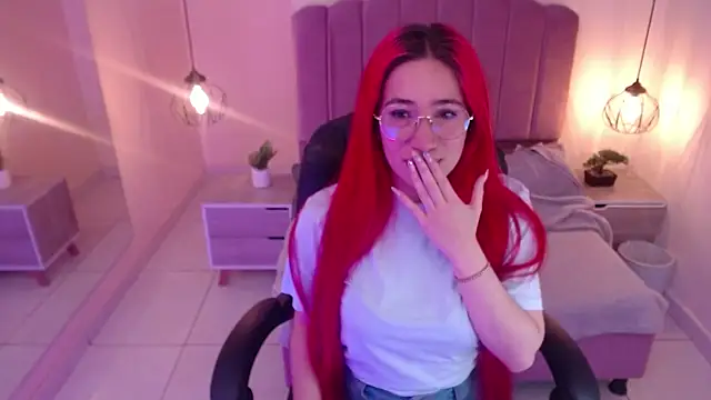 Snapshot of Celestee15_ chatting on December 16, 2025, 11:48 am Celestee15 online show from December 16, 2025, 11:48 am