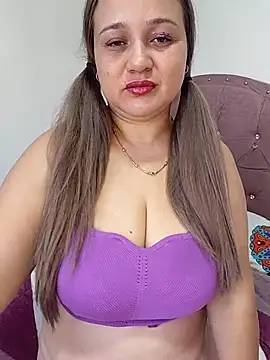 MMia 18 online show from December 13, 2025, 8:47 pm