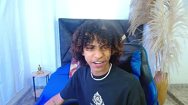 angelll18  online show from March 27, 2026, 8:41 pm