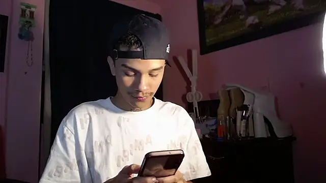 andy star12 online show from December 21, 2025, 8:54 am