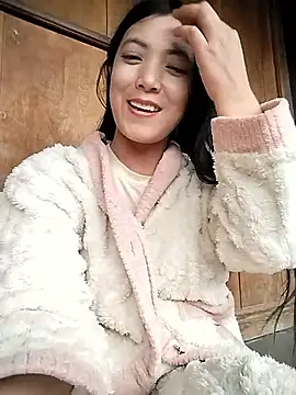 Snapshot of Maylyly_k2 chatting on December 18, 2025, 2:06 am Maylyly k2 online show from December 18, 2025, 2:06 am