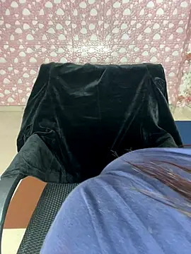 HTTY-NOTTY-SHANAYA online show from December 17, 2025, 7:03 am