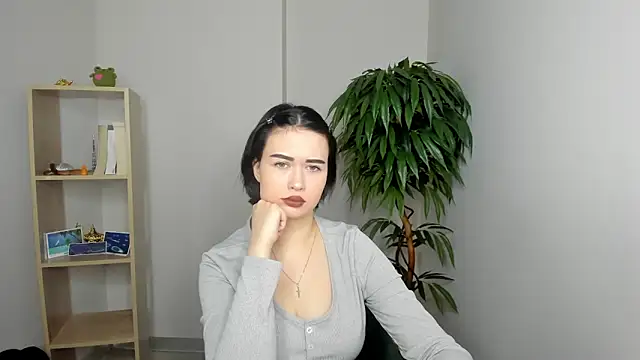 FelishaCasar online show from December 16, 2025, 7:46 am