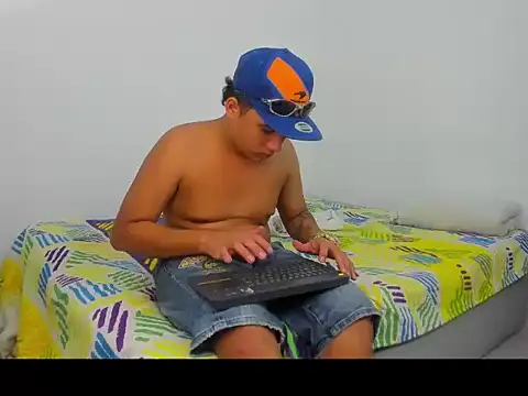 Yeusueue online show from December 14, 2025, 10:36 pm