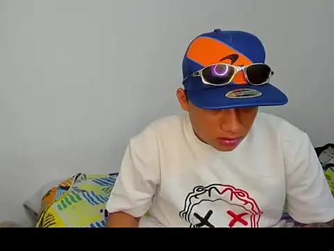 Yeusueue online show from December 18, 2025, 3:56 am