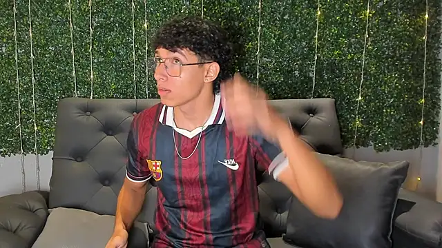 Antoniio miller online show from December 17, 2025, 12:55 pm