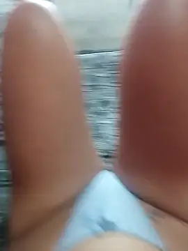 layanehot online show from December 18, 2025, 9:26 am