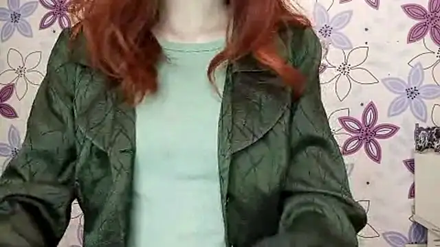 Snapshot of DannetteCosenza chatting on December 17, 2025, 7:25 am DannetteCosenza online show from December 17, 2025, 7:25 am