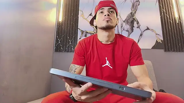 DAVIN 01 online show from December 19, 2025, 12:12 pm