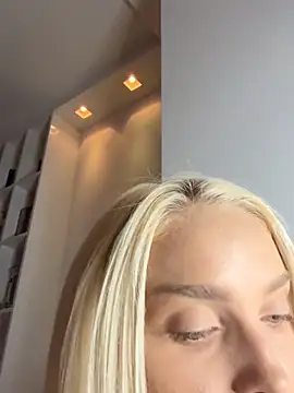 blonde di online show from December 19, 2025, 12:28 am