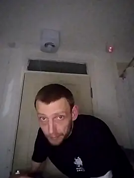 CrookedBunk3527 online show from December 19, 2025, 9:22 pm