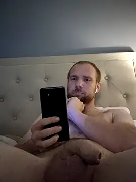 SparkledExtern online show from April 18, 2026, 1:37 pm