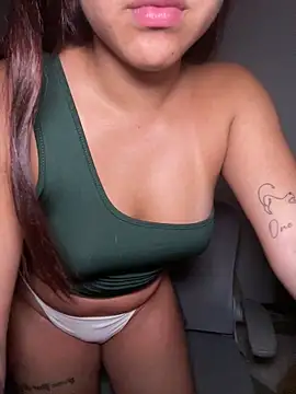Zarahs Blare1 online show from May 31, 2026, 12:52 am