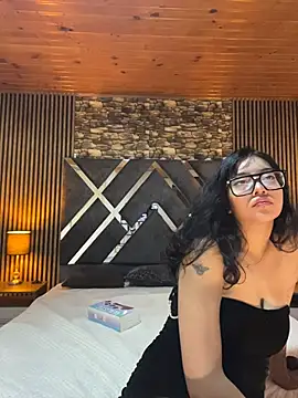 Snapshot of Amy_channel chatting on May 7, 2026, 1:05 pm Amy channel online show from May 7, 2026, 1:05 pm