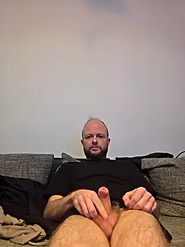 SoftishInflow online show from December 14, 2025, 2:22 pm