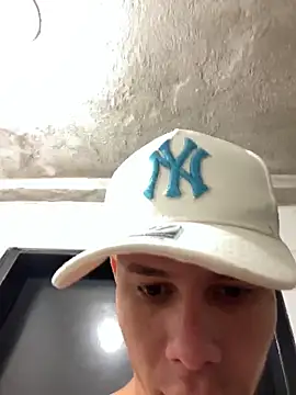 Danseuz online show from December 19, 2025, 1:07 pm