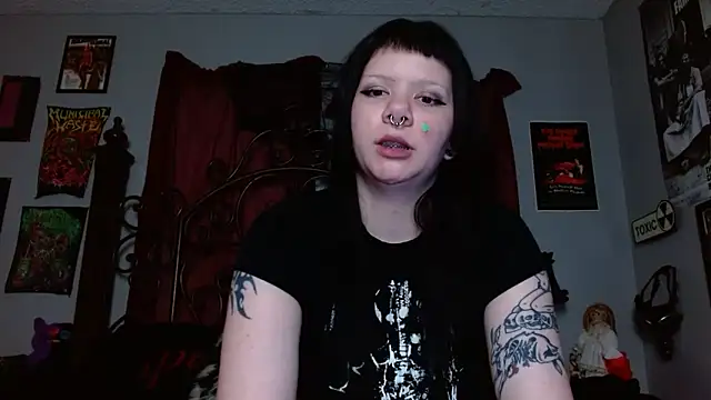 Snapshot of Bettieee_Agura chatting on March 17, 2026, 1:43 am Bettieee Agura online show from March 17, 2026, 1:43 am