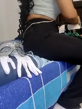 Snapshot of SHARLOT2427 chatting on December 18, 2025, 9:43 pm SHARLOT2427 online show from December 18, 2025, 9:43 pm