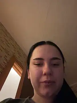 ErikaMurr online show from December 19, 2025, 2:51 am