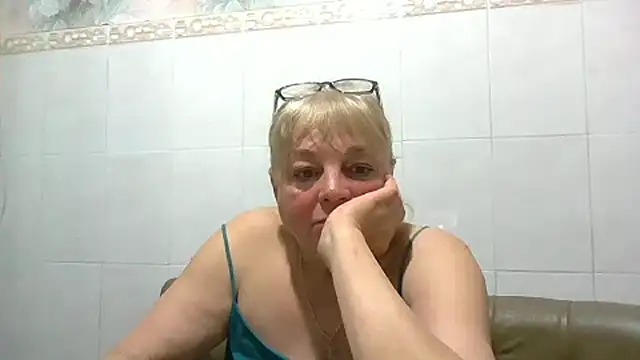 LinaLight88 online show from April 5, 2026, 8:06 pm