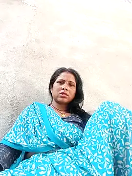 Shreya pandit online show from April 28, 2026, 2:27 am