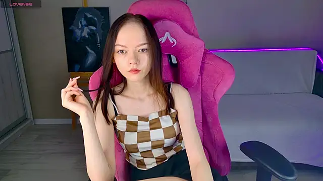 WeksaMur online show from December 19, 2025, 11:28 am