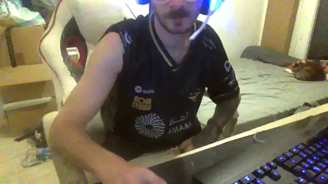 atreus69big online show from May 9, 2026, 6:57 pm