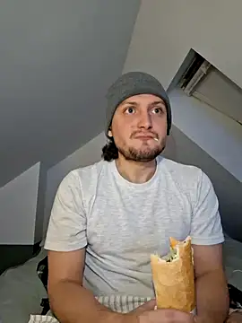 Snapshot of Ghost_Pie chatting on December 17, 2025, 5:57 am Ghost Pie online show from December 17, 2025, 5:57 am