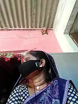 Karisma sekhavat online show from December 18, 2025, 7:25 am