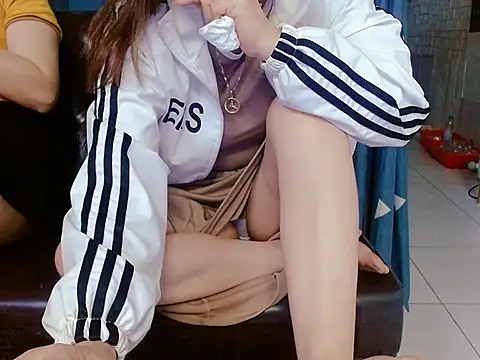 Snapshot of Midu_9x chatting on December 18, 2025, 10:54 am Midu 9x online show from December 18, 2025, 10:54 am