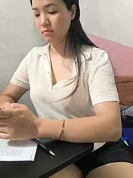 Snapshot of Sisilaydy_01 chatting on July 5, 2026, 4:19 am Sisilaydy 01 online show from July 5, 2026, 4:19 am
