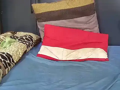 MilkyBoobs24 online show from December 18, 2025, 1:28 pm