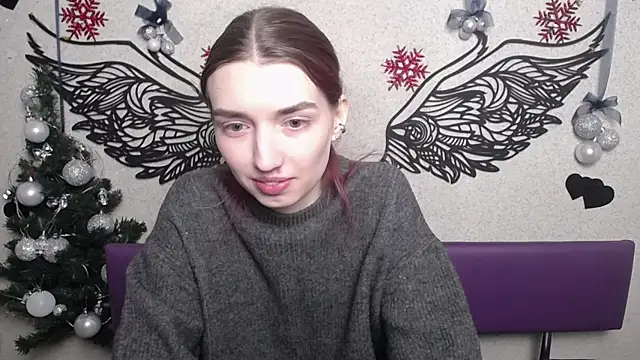 LisaDarcy online show from December 16, 2025, 2:00 pm