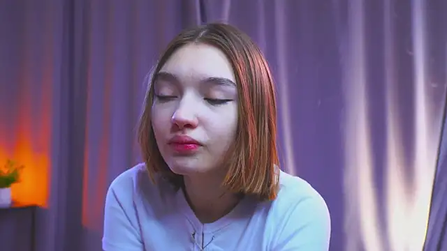 Leyla crsh online show from March 15, 2026, 5:02 am