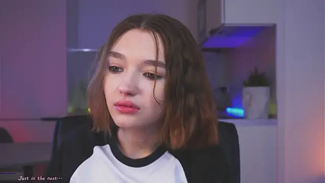 Leyla crsh online show from April 6, 2026, 5:08 am