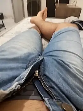 Snapshot of senalbxy chatting on December 19, 2025, 12:39 am senalbxy online show from December 19, 2025, 12:39 am